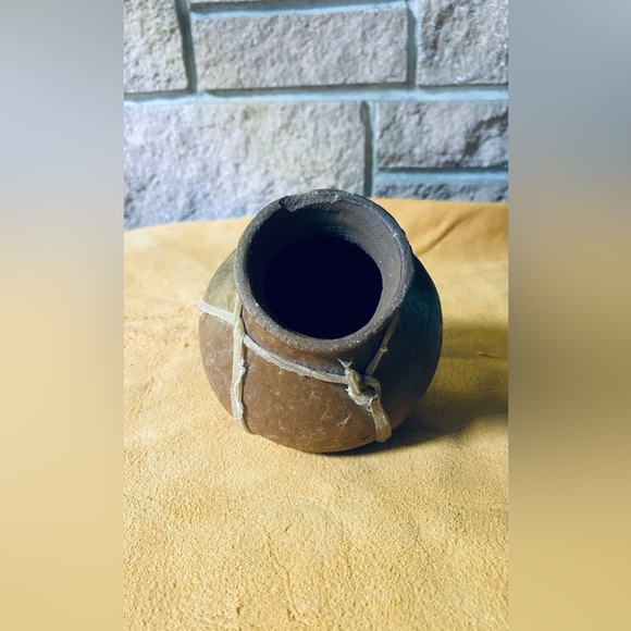 SOLD Tarahumara Primitive Style Pottery with Rawhide Sinew Straps - Picture 3 of 4